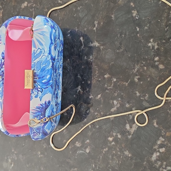 Lilly Pulitzer hard-sided clutch - Picture 4 of 6